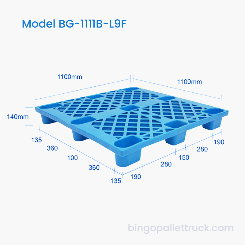 Pallet in plastica a 9 gambe da 1.100 x 1.100 mm ottimizzato per l'uso con transpallet e carrelli elevatori