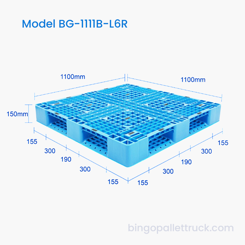 Pallet in plastica a sei guide da 1100x1100 mm per uso in magazzini di conservazione frigorifera