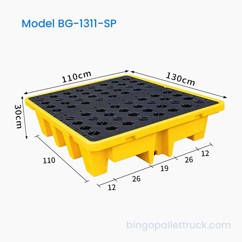 Pallet in plastica a prova di perdite da 1300x1100 mm con superficie grigliata per contenitori IBC