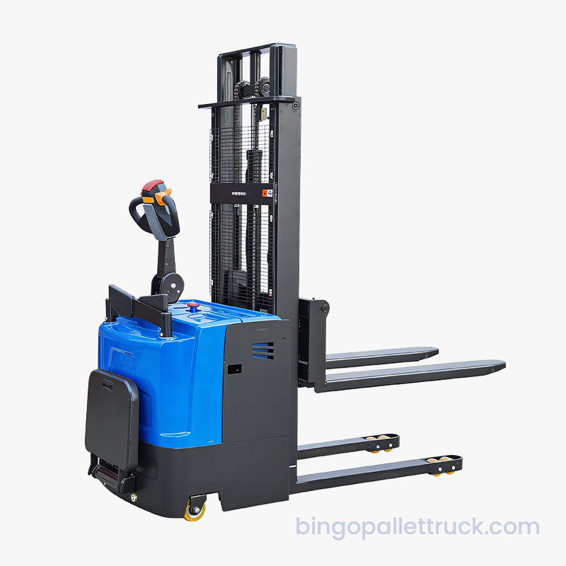 Impilatore elettrico con operatore in piedi EPS alimentato a batteria da 2.000 kg